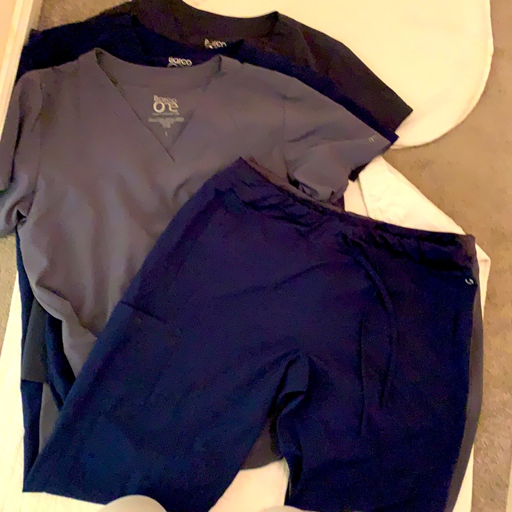Barco ONE 5 Piece Scrub Set Bundle - Large - 5 PIECES - 2 Cargo Pants  3 Tops